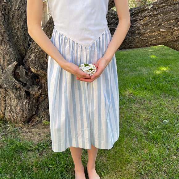 1980s Vintage girl’s dress by Canadian designer Elen Henderson. Girls size 12. - Picture 3 of 11